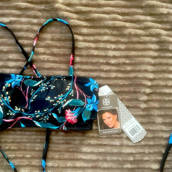 NWT Daisy Fuentes Black Floral Bandeau Bikini Top Size 6 - Picture 6 of 6